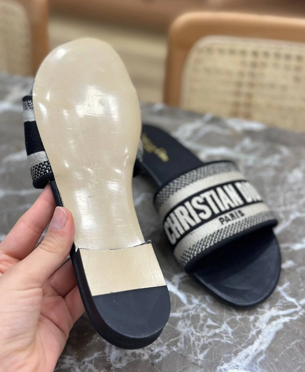 New leatehr sandals size 37 - photo 2