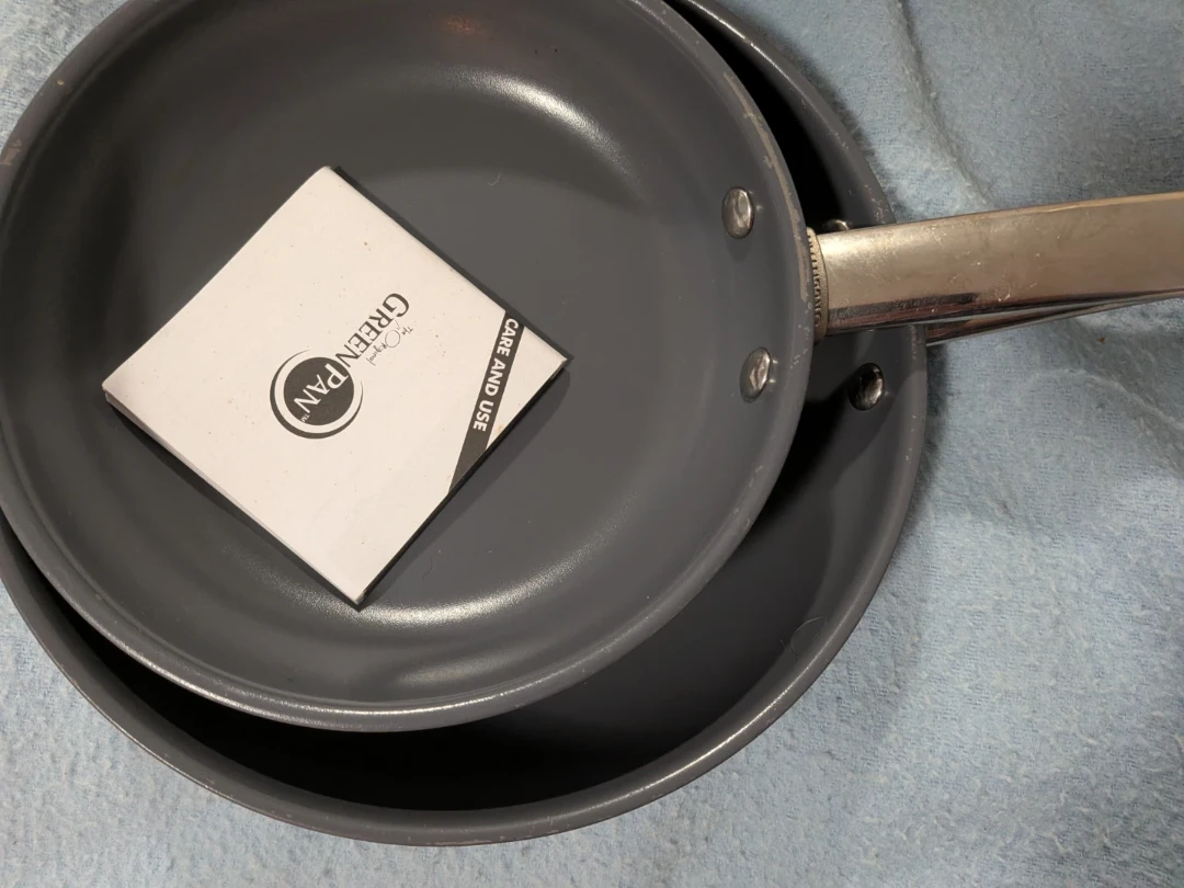 GREEN PAN Set of two frying pans.