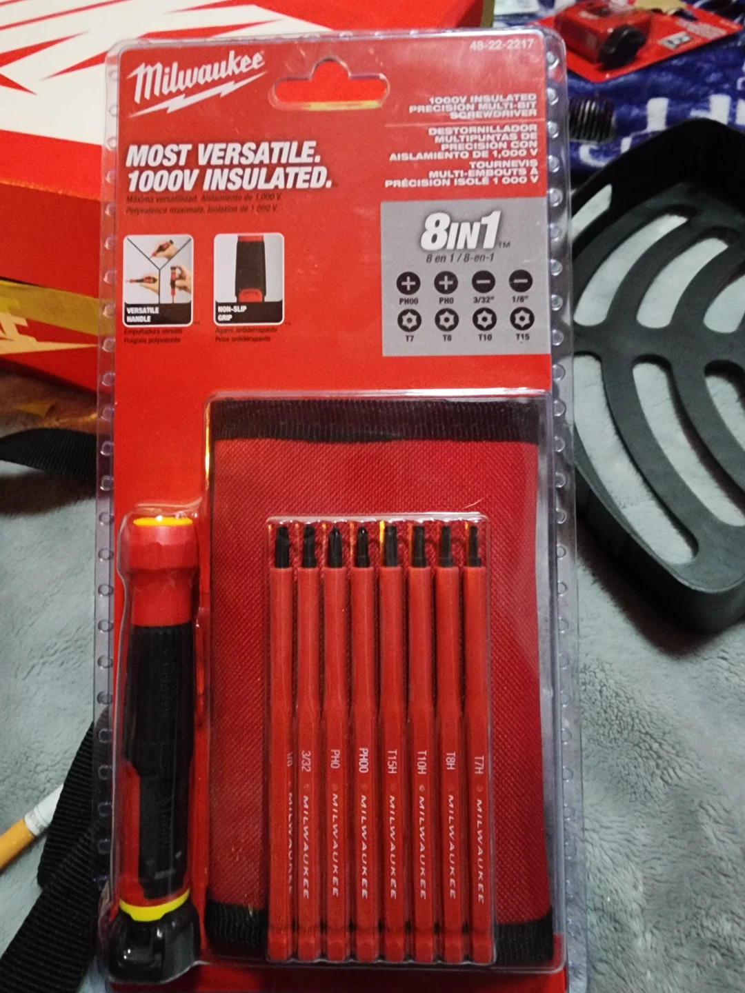 Milwaukee 8-in-1 Insulated Screwdriver Set