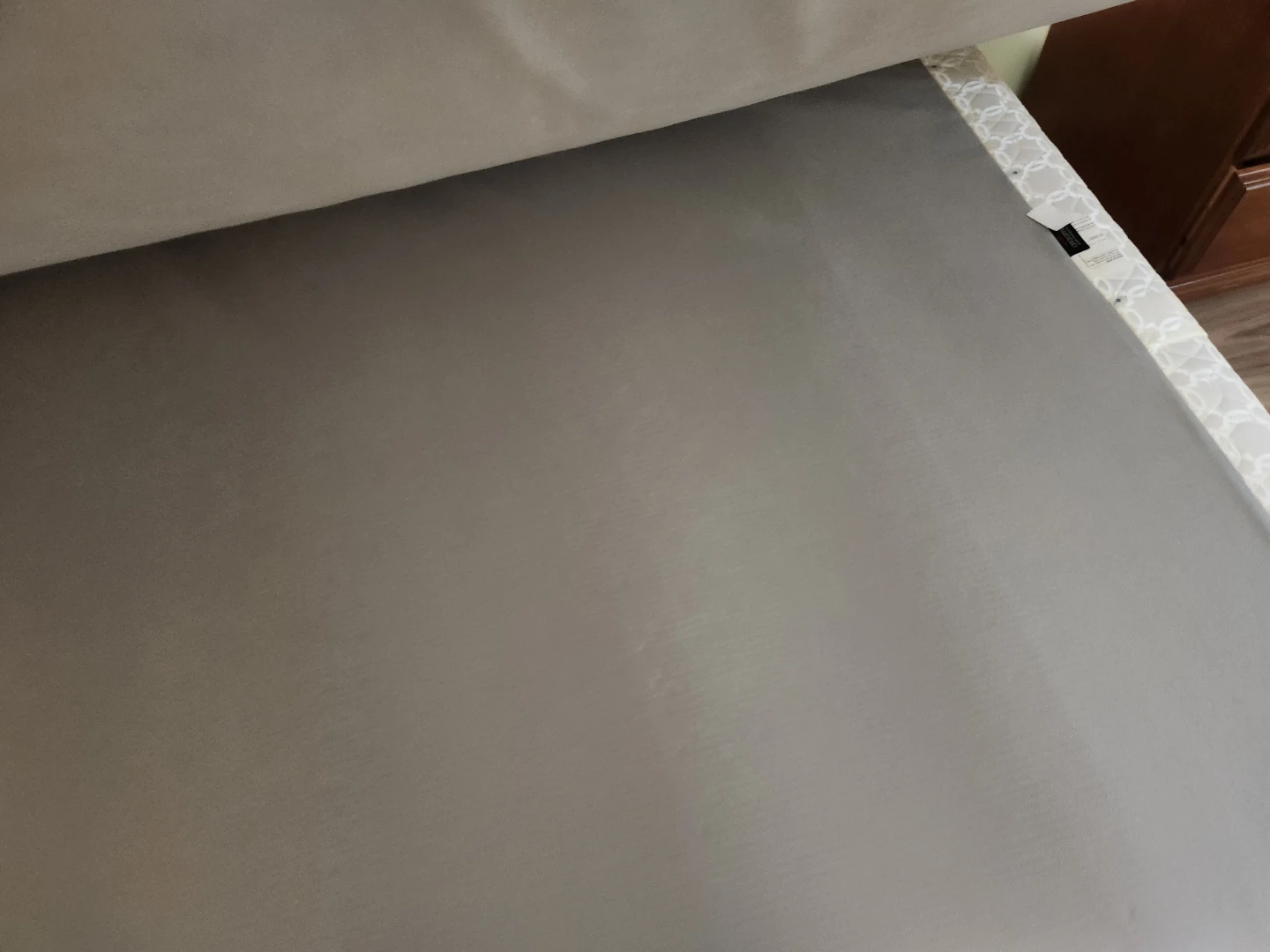 Queen mattress and matching box spring - photo 4