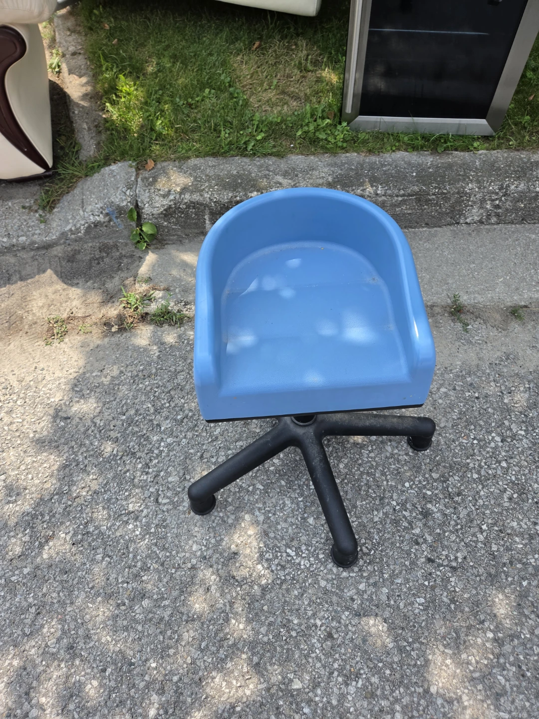 Blue Kids Swivel Chair