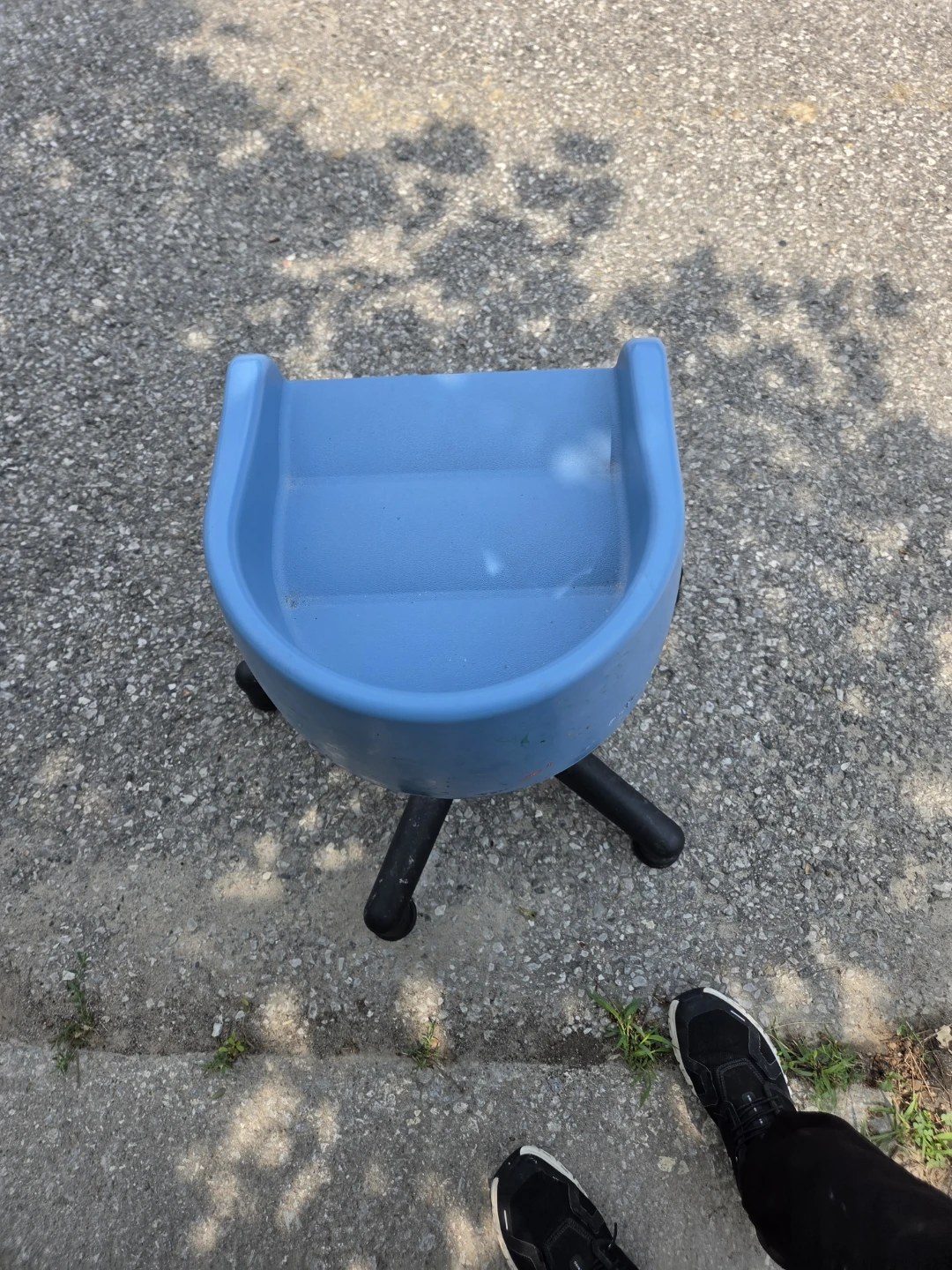 Blue Kids Swivel Chair - photo 3