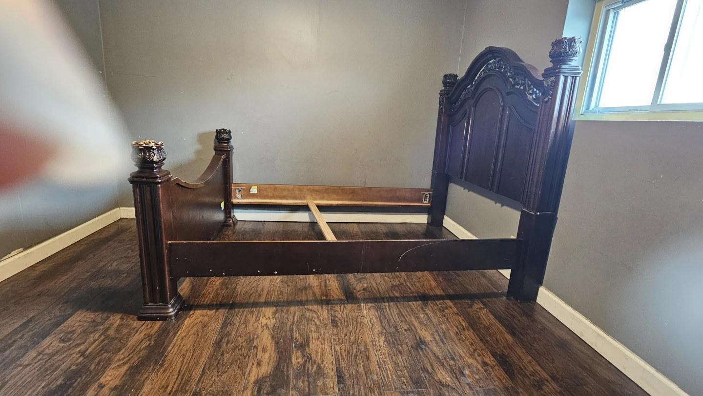 Full bed frame - photo 4