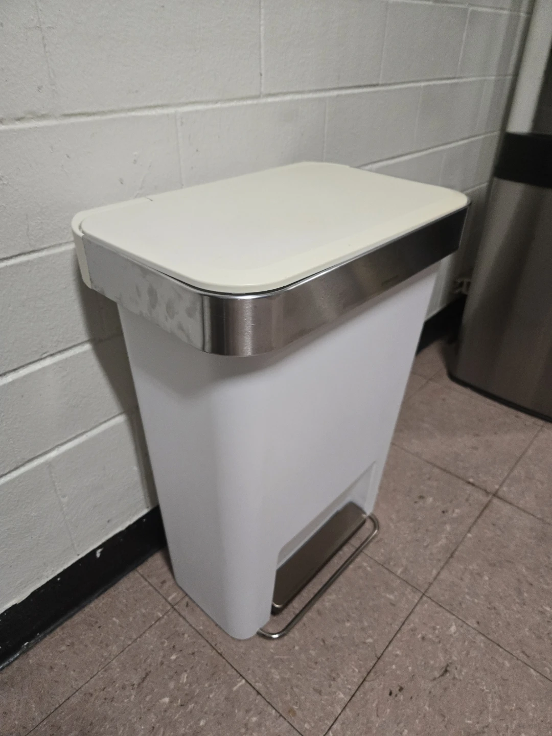 simplehuman White Step Trash Can Yellowish Lid & Rose Gold Pedal