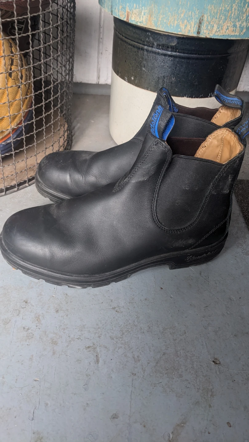 Blundstone Black Leather Chelsea Boots - photo 2