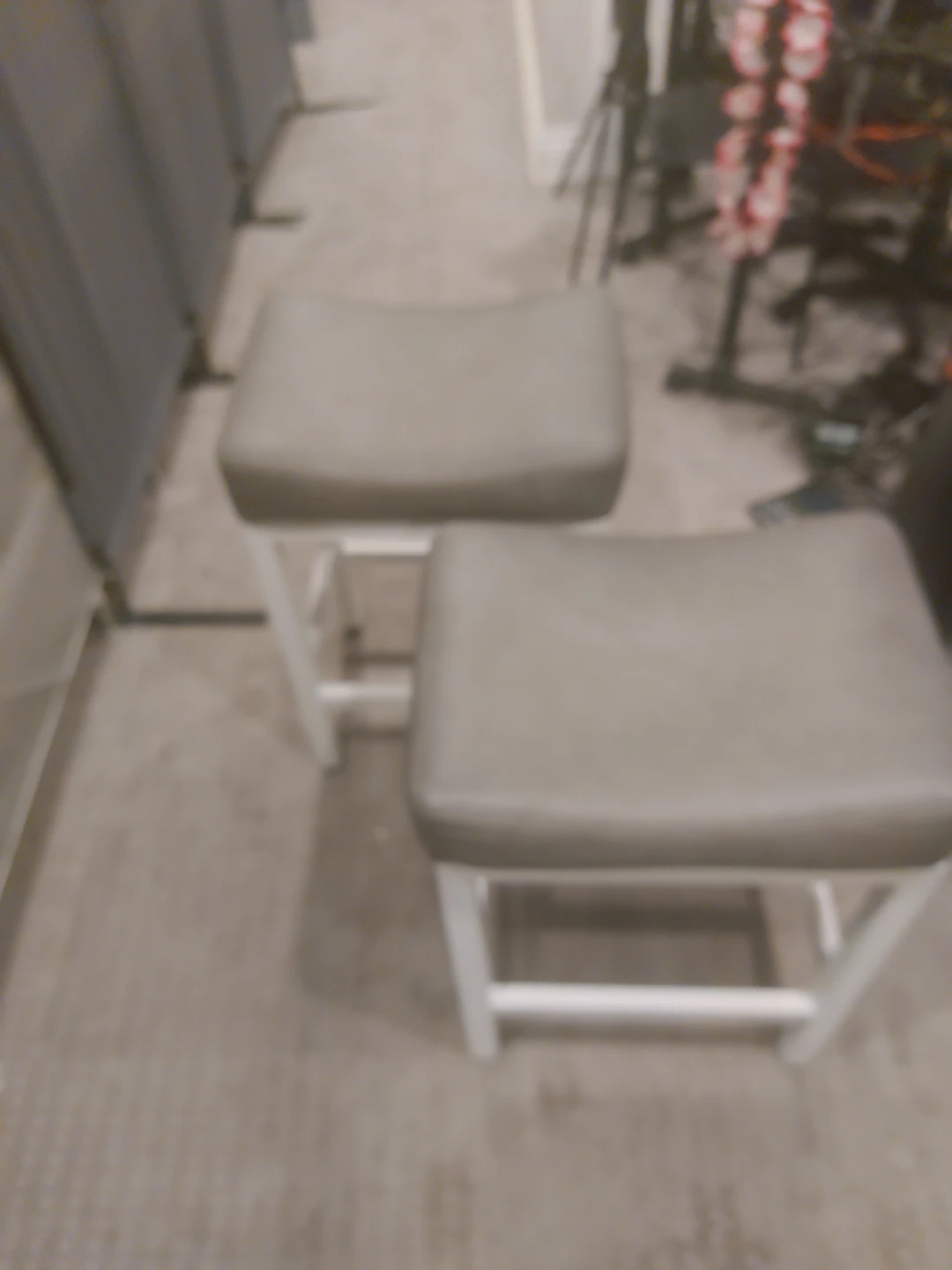 Set of 2 Gray Bar Stools - photo 3