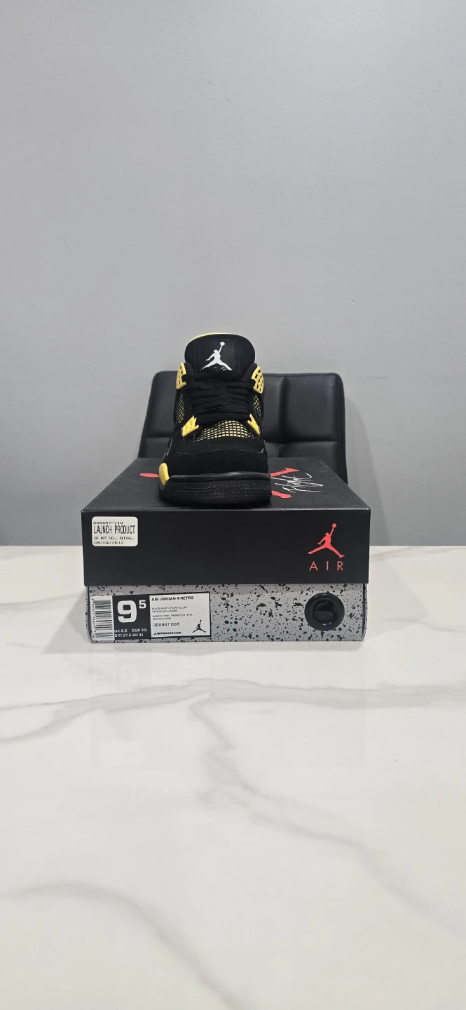Air Jordan 4 Thunder size 9.5 - photo 4