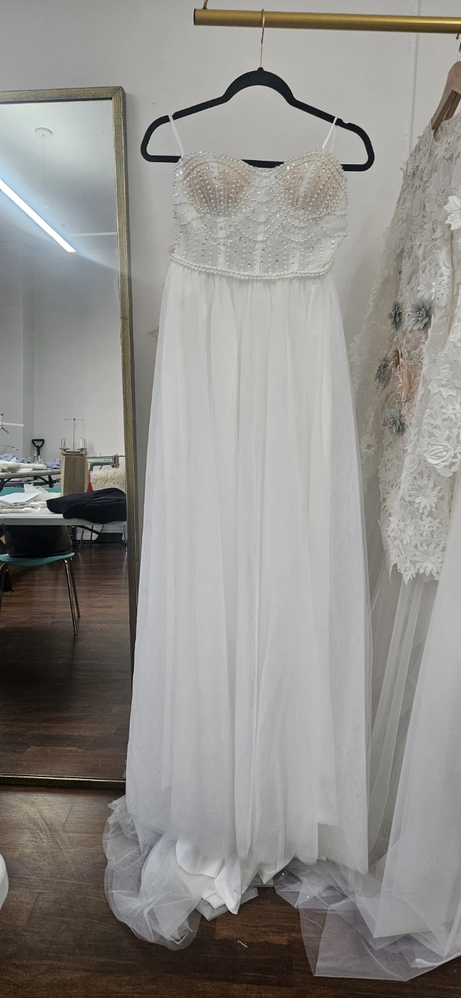 White Beaded Wedding Dress - photo 3