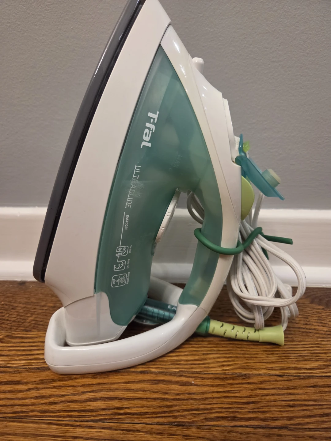 T-fal Ultraglide Diffusion Steam Iron