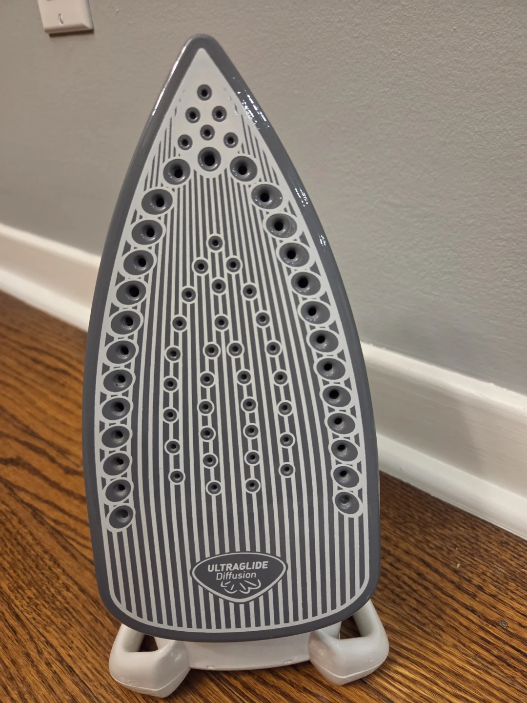 T-fal Ultraglide Diffusion Steam Iron - photo 3