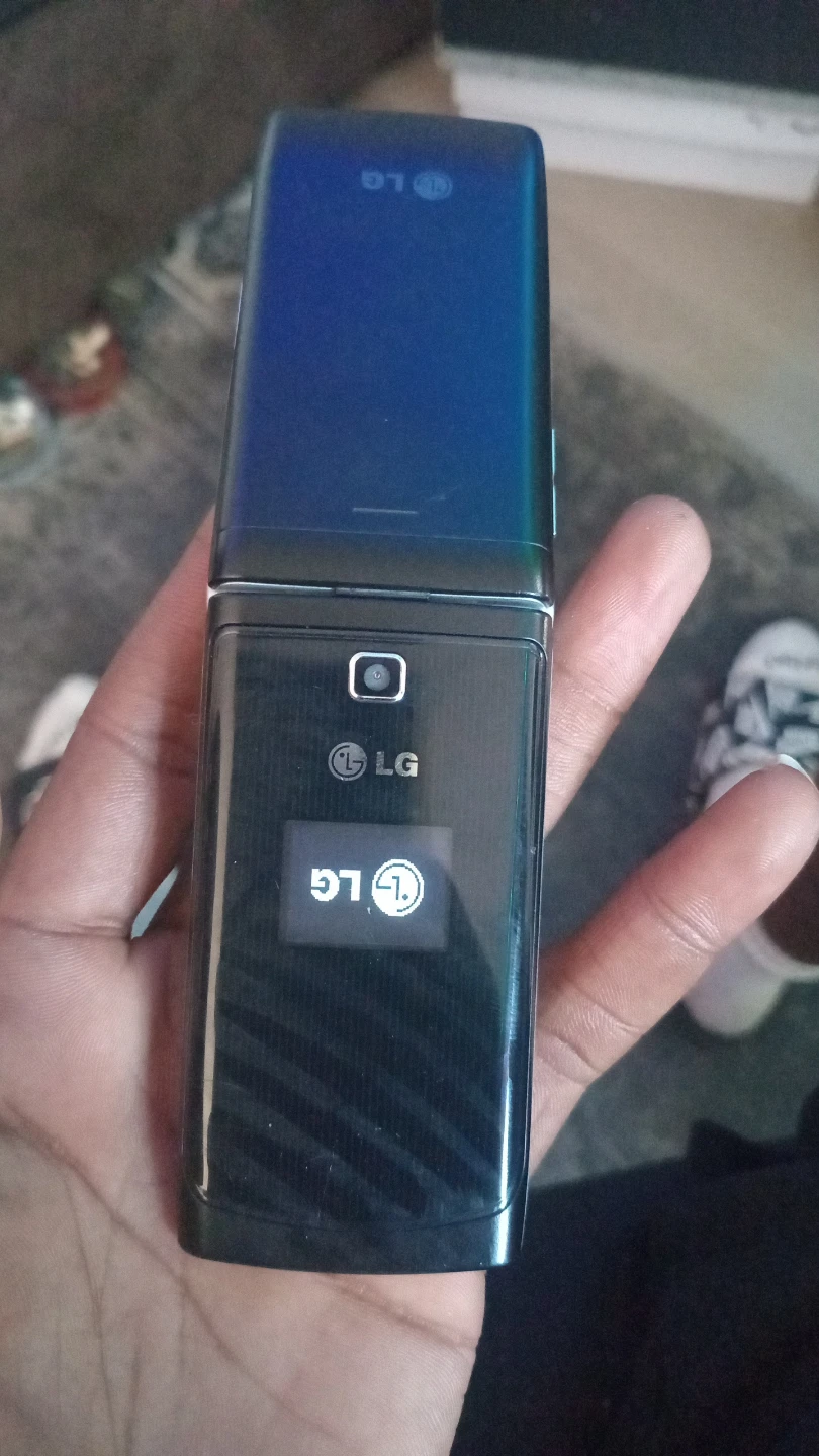 Lg flip phone Roger's - photo 2