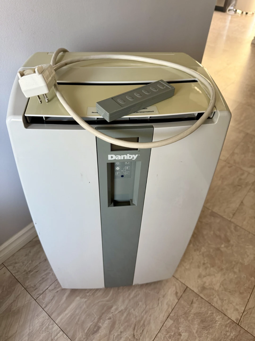 OBO USED Danby 12,000 BTU Portable Air Conditioner – Complete