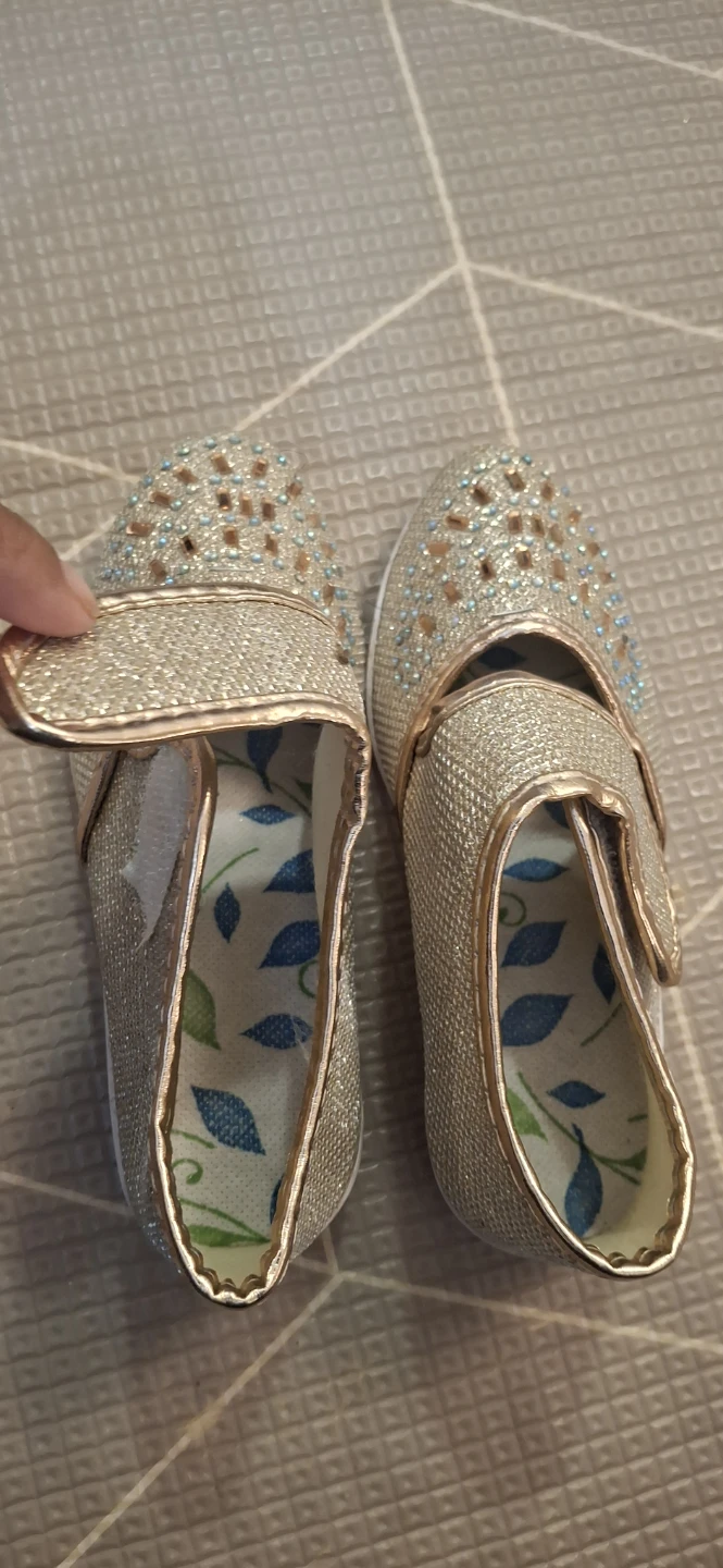 Gold glitter Mary Jane shoes toddler size - photo 5