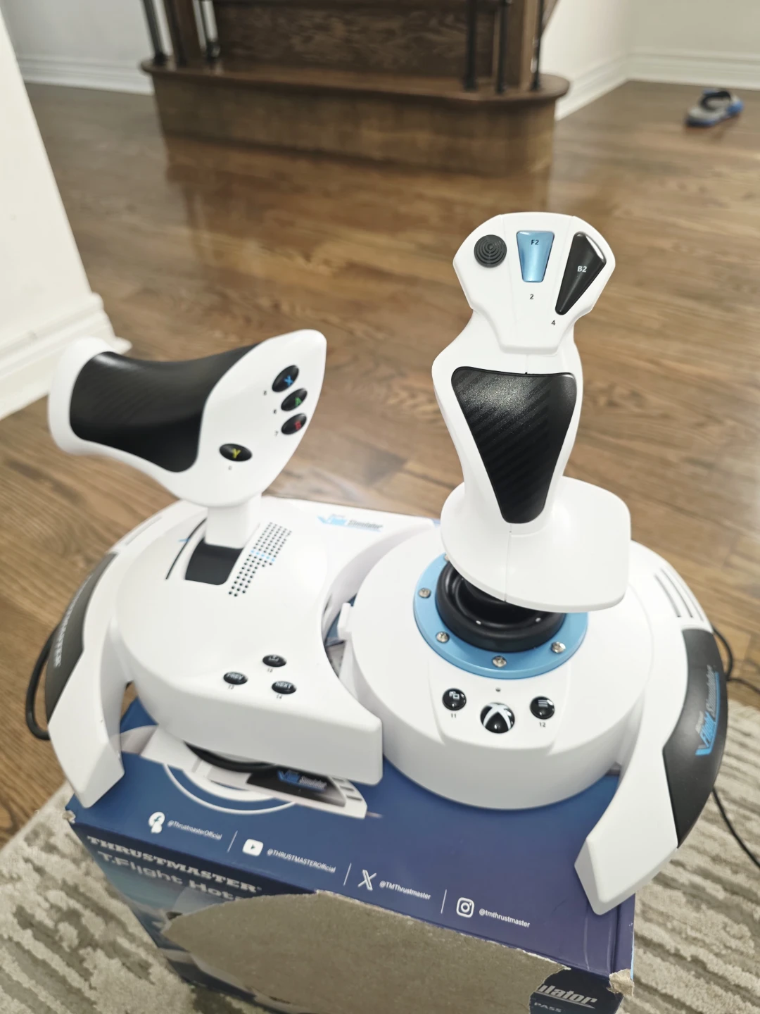 Thrustmaster T.Flight HOTAS One Flight Stick for Microsoft Flig - photo 2