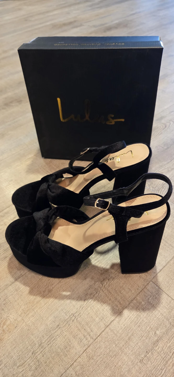 Lulus Black Velvet Platform Heels Size 10 - photo 4