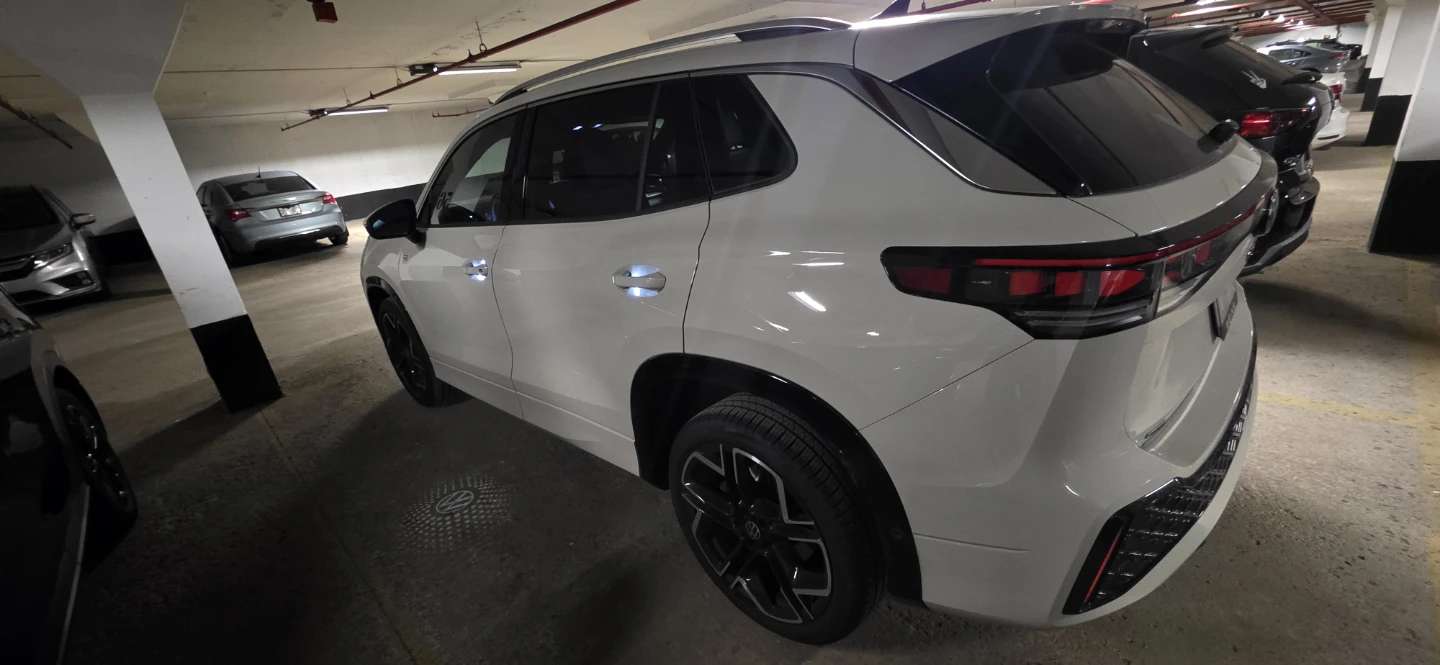 Lease Takeover - 2026 Volkswagen Tiguan Highline R Line - photo 3