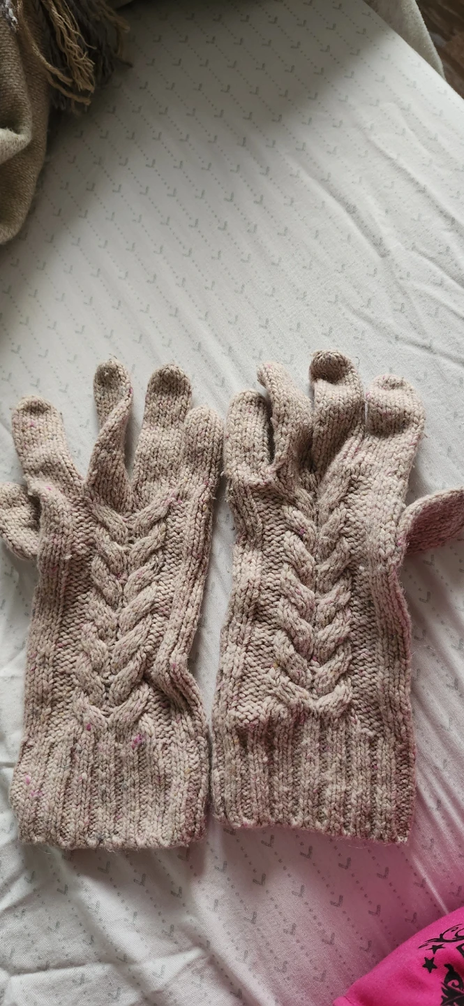 Beige cable knit gloves - photo 2