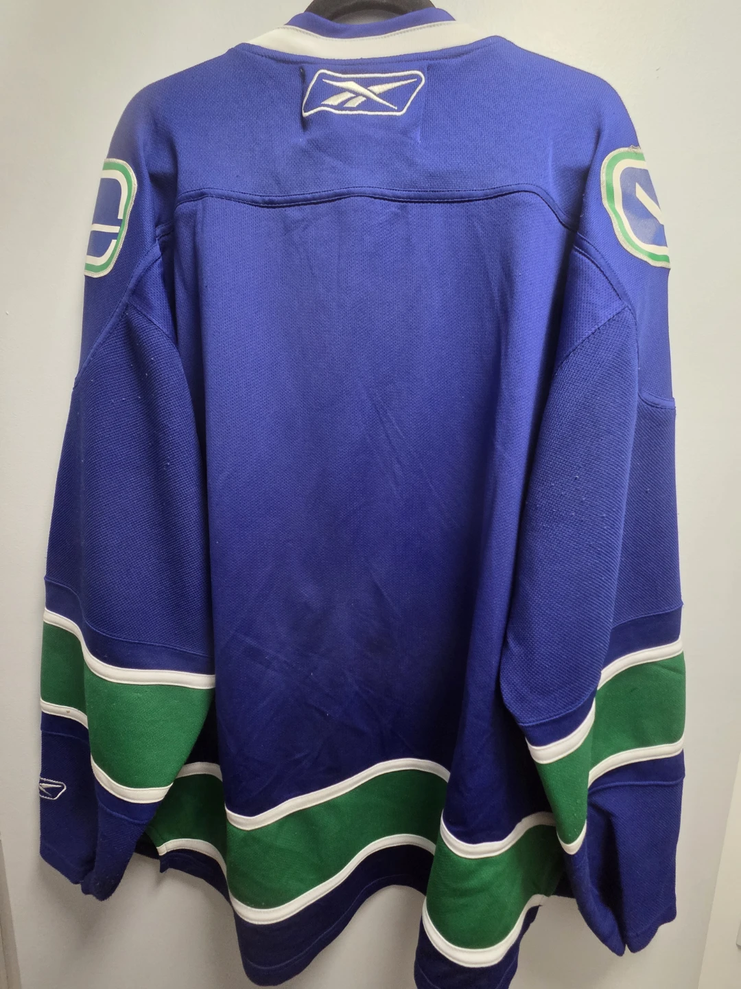 Vancouver Canucks Hockey Jerseys - photo 2