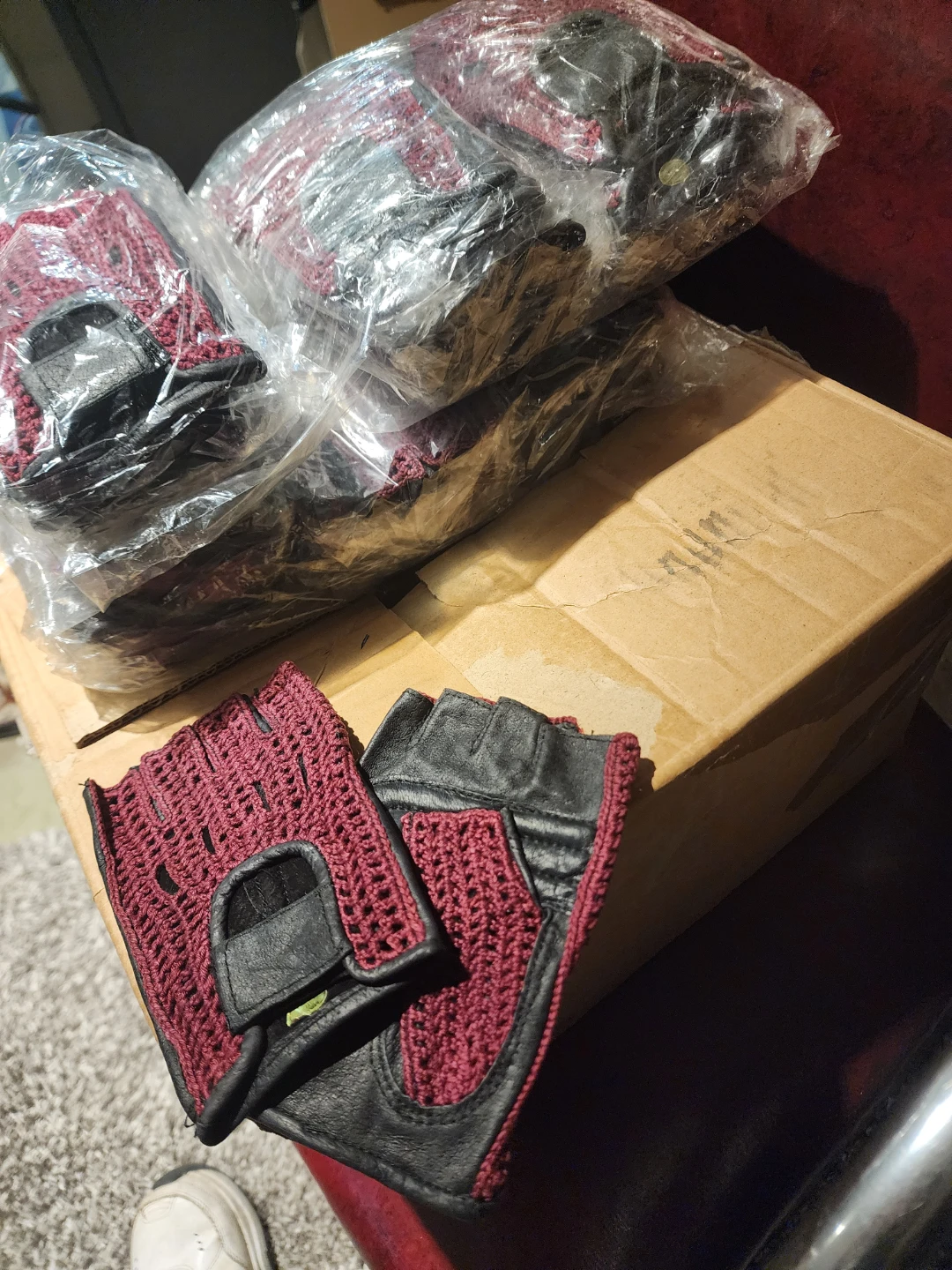 Fingerless Driving Gloves - Burgundy & Black - photo 2