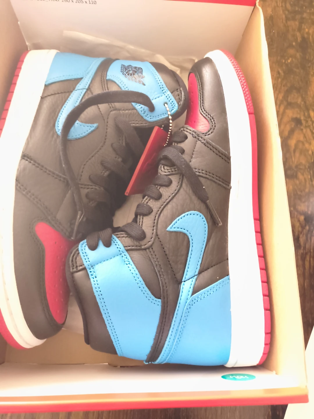 Nike Air Jordan "unc to Chicago" Womens size 7 - photo 2
