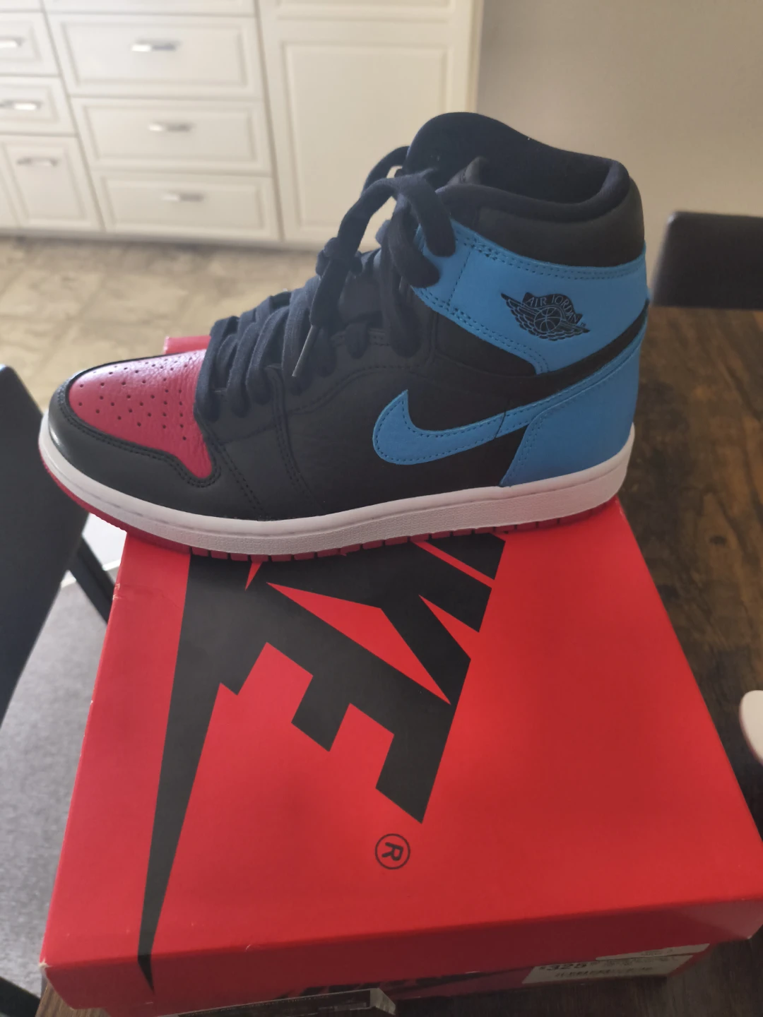 Nike Air Jordan "unc to Chicago" Womens size 7 - photo 3