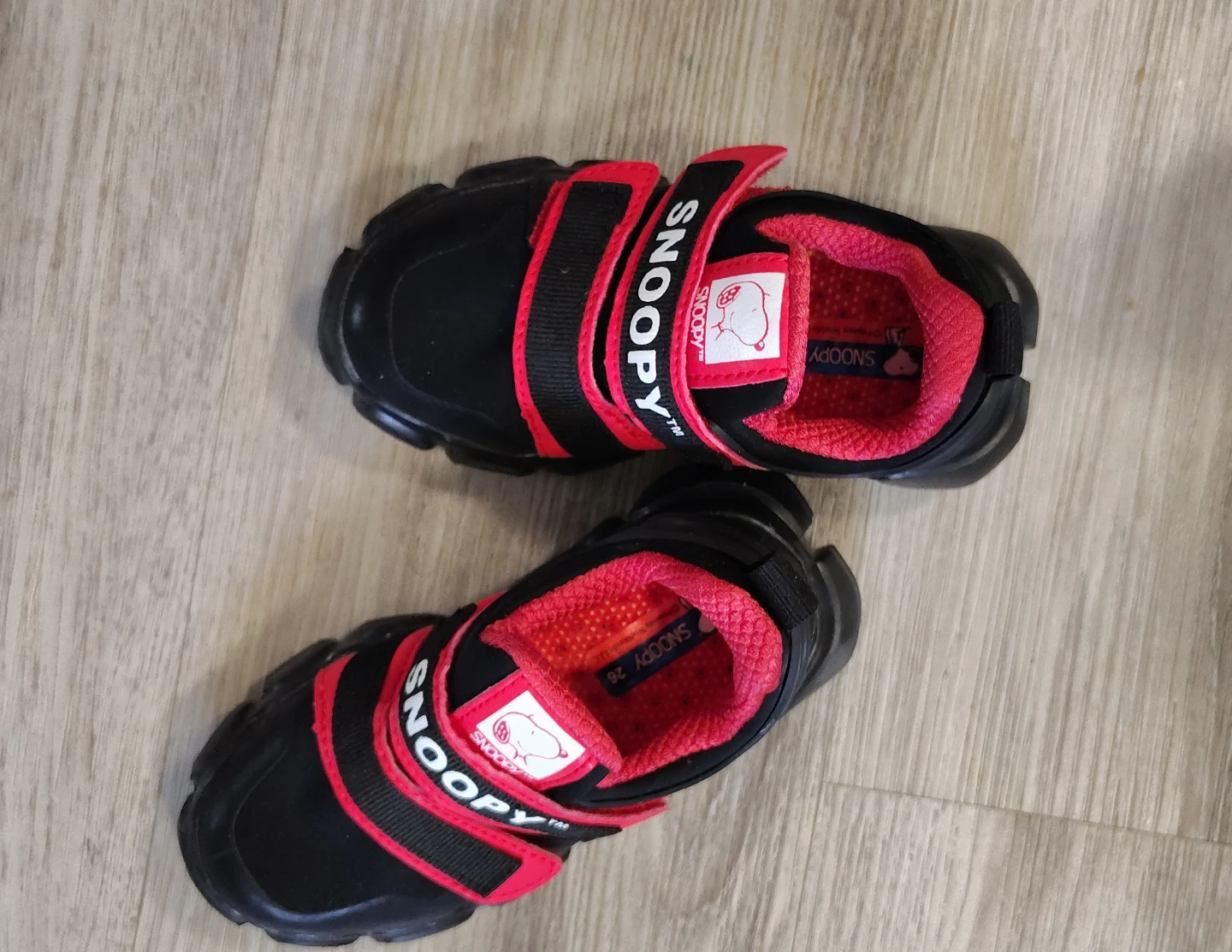 Snoopy Kids Shoes  Size 26