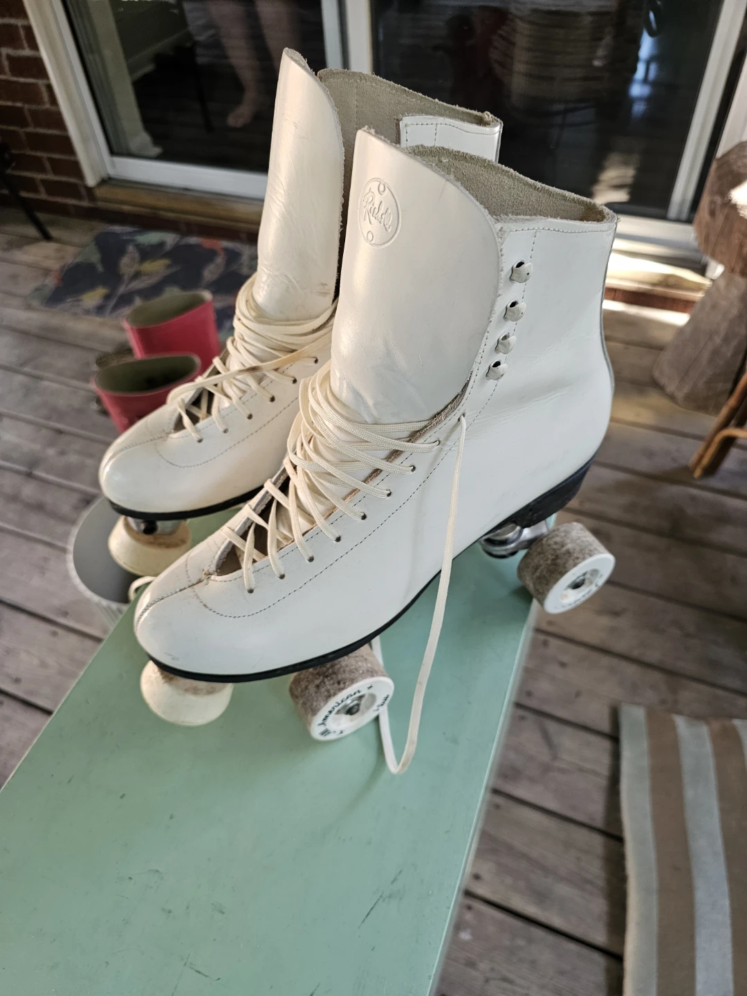 White Riddell Roller Skates (Size 9) - photo 3