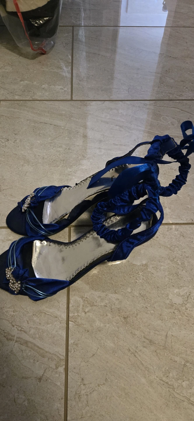 Blue strappy heels with rhinestones - photo 2