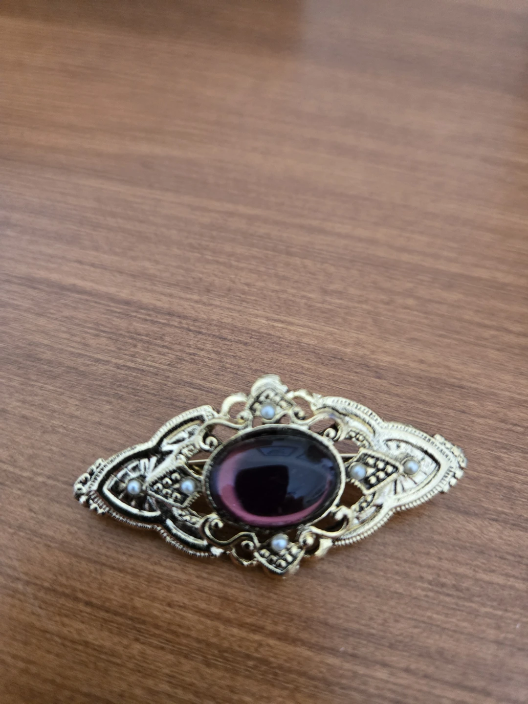 Vintage Gold Toned Brooches - photo 4