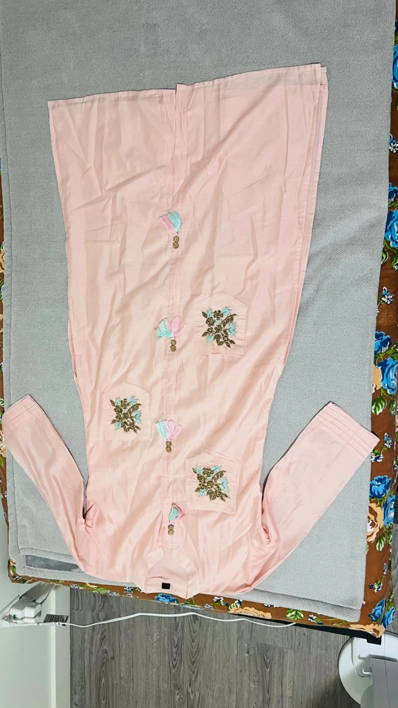 Pink Kurti with Floral Embroidery - photo 3