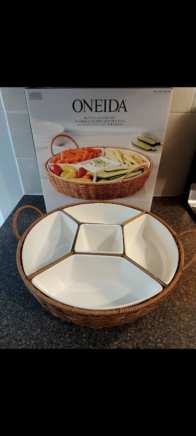 Oneida 6-Piece Serving Set with Wicker Tray