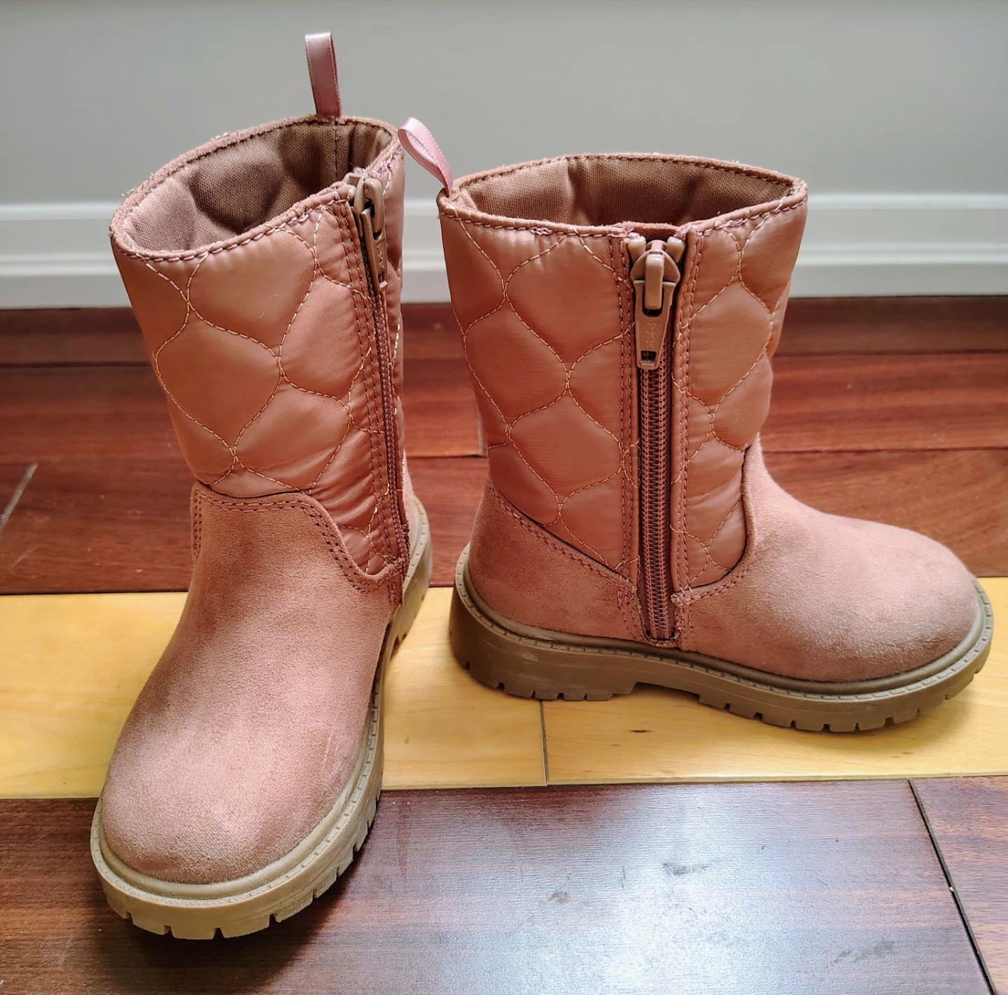 Toddler Pink Quilted Boots Size 7