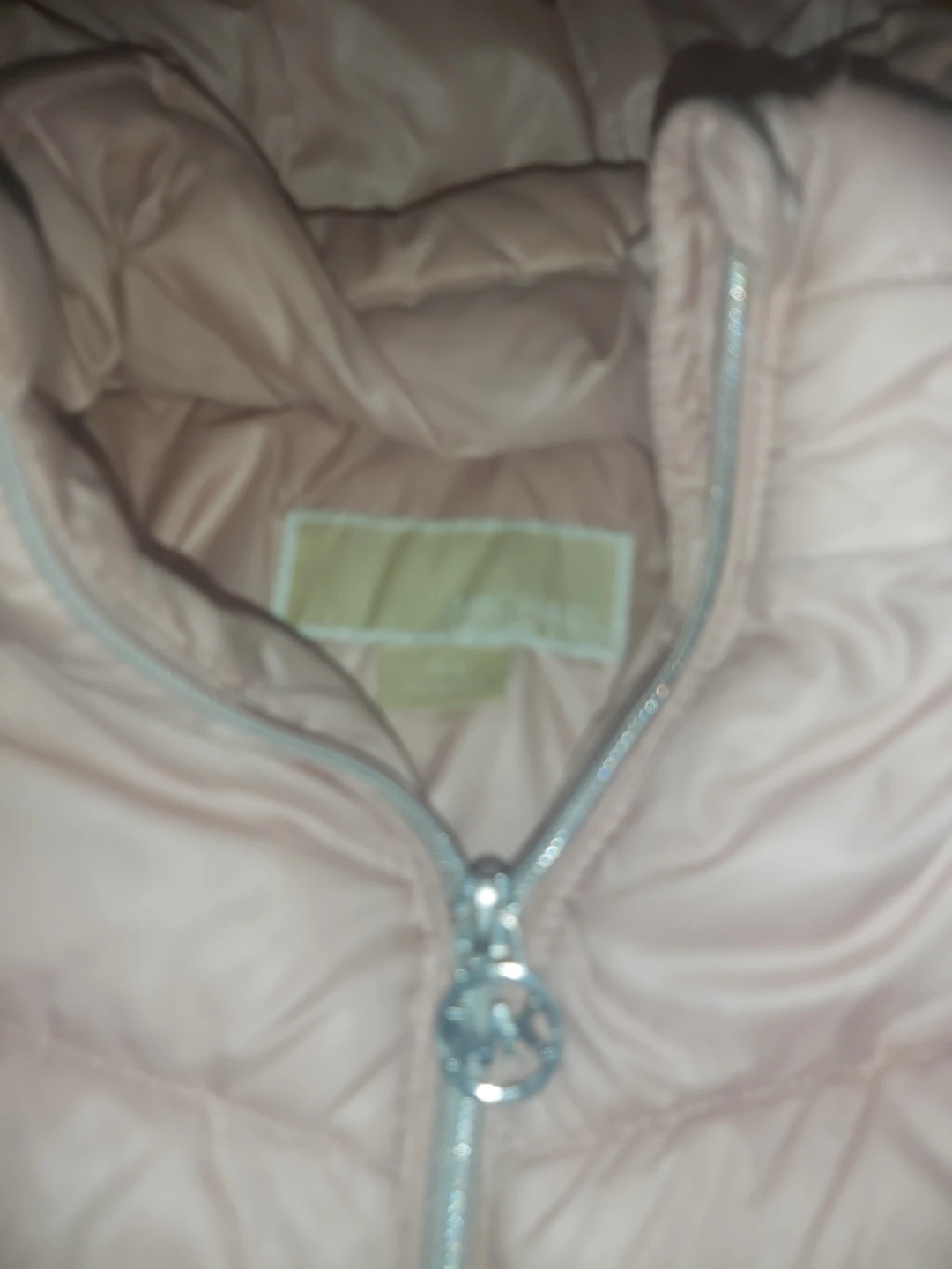 Michael Kors pink puffer parka with faux fur hood - photo 3