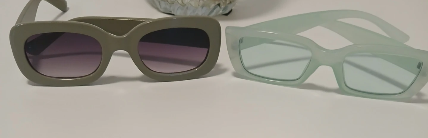 Set of 2 Fashion Sunglasses - Green and Mint