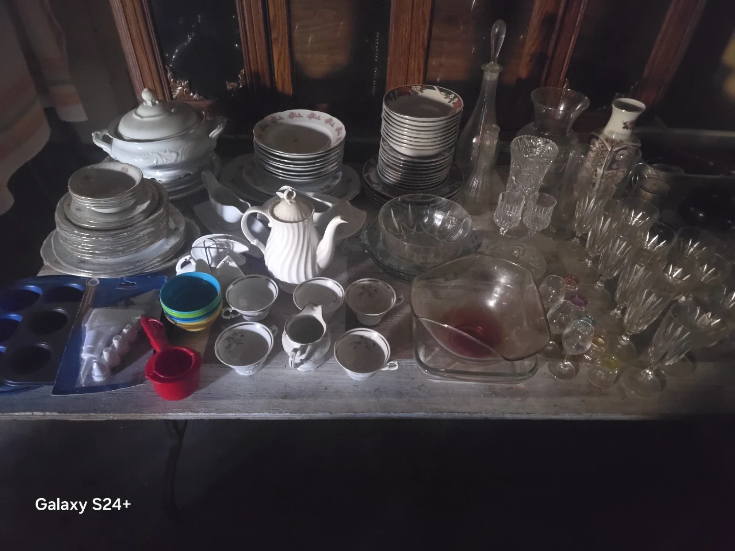 Assorted Kitchen and Dining Ware Set
