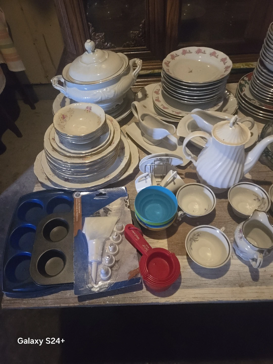 Assorted Kitchen and Dining Ware Set - photo 2