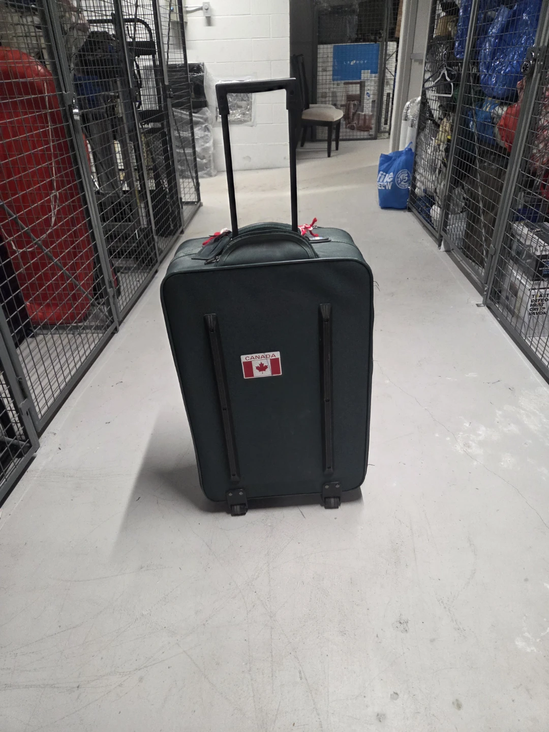 Jaguar Dark Green Spinner Suitcase with Canadian Flag Decal - photo 2