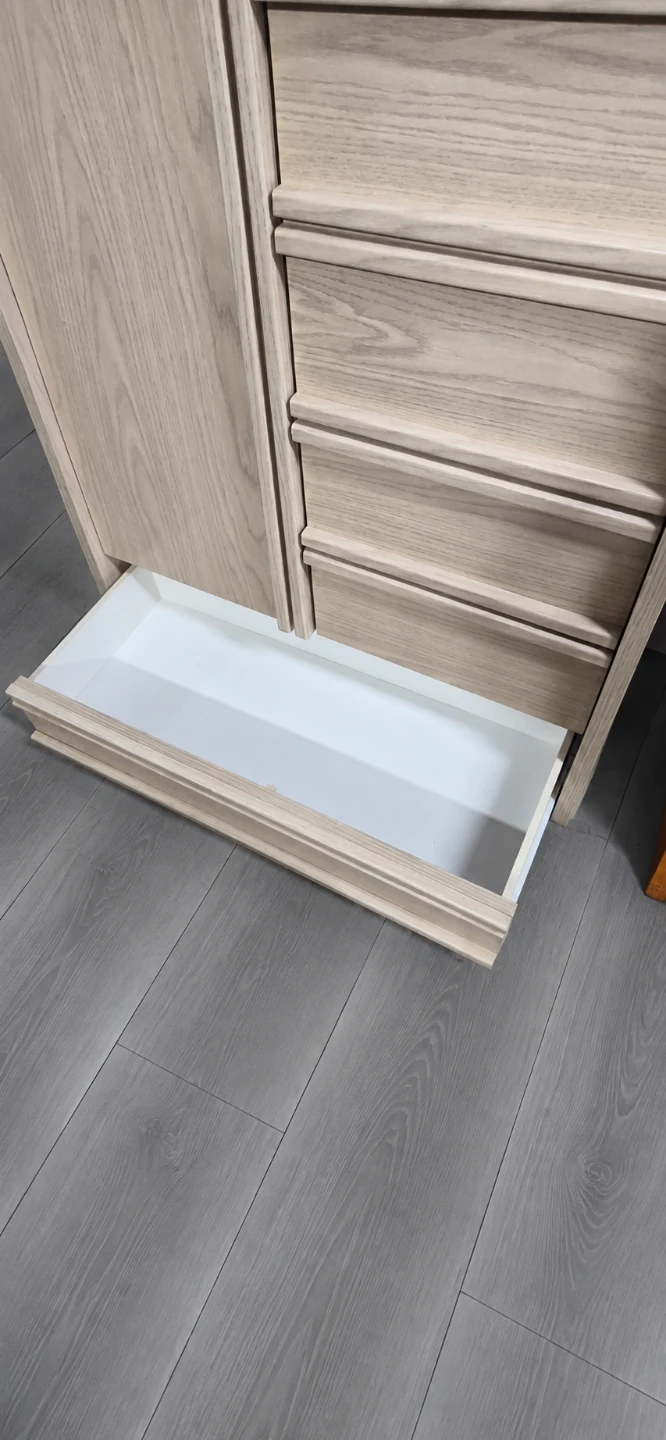 Light Wood Dresser with Cabinet - photo 2