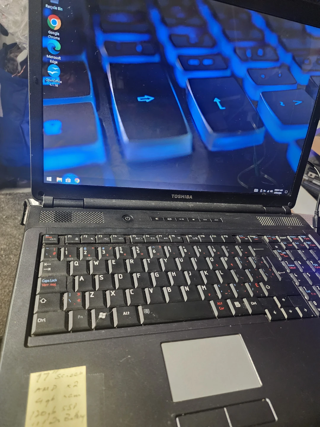 Toshiba Laptop 17" Screen