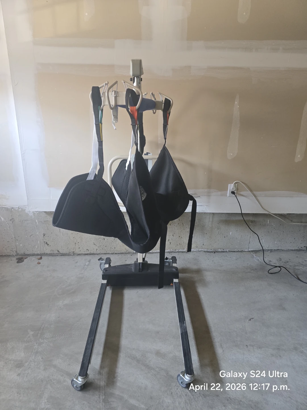 Invacare Reliant 450 Electric Medical Lift