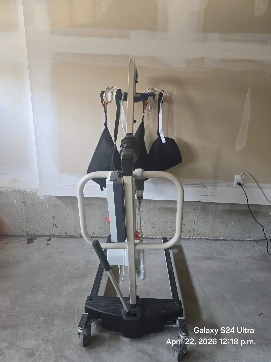 Invacare Reliant 450 Electric Medical Lift - photo 4