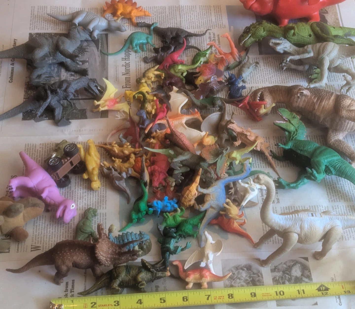 Dinosaur mixed lot 75+ plastic figures toys manipulative - photo 2