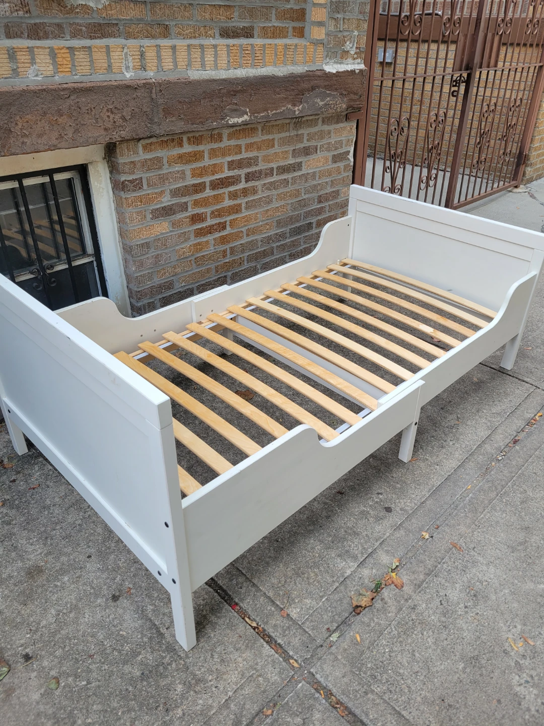 White Trasformer Bed from Toddler to Twin size - photo 3