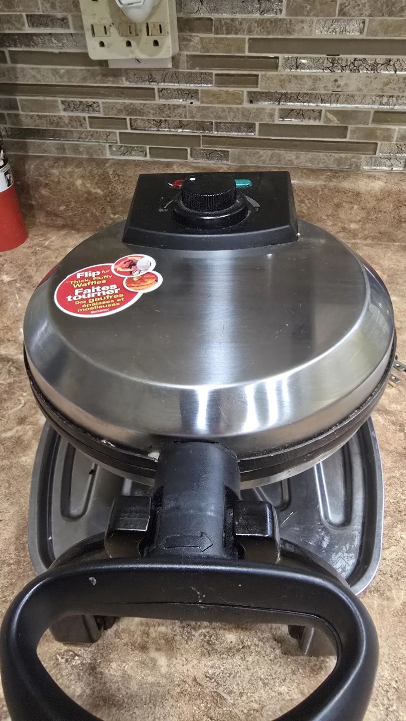 Flip Waffle Maker - photo 3