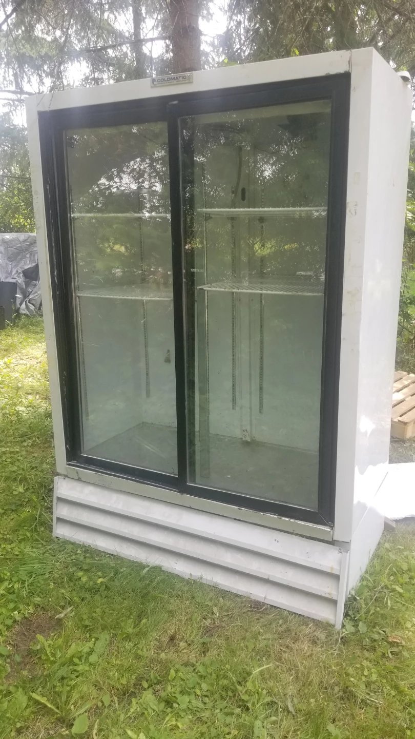 General Refigeration Commercial Display Fridge