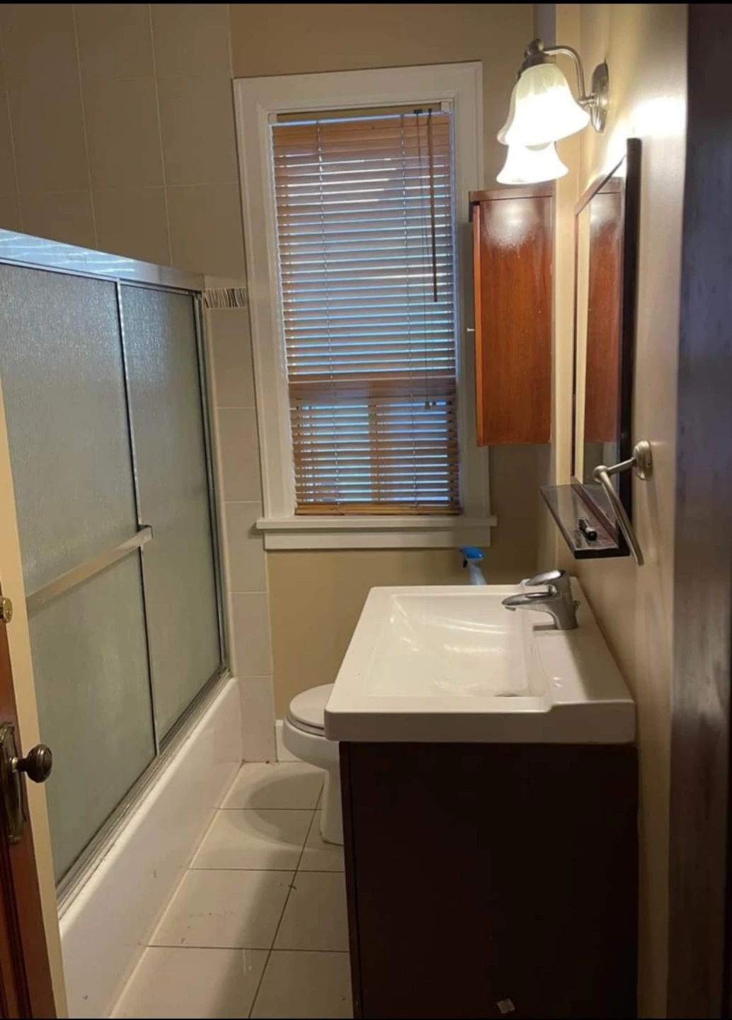 ROOM FOR RENT WALKING DISTANCE FROM DOWNTOWN - photo 4