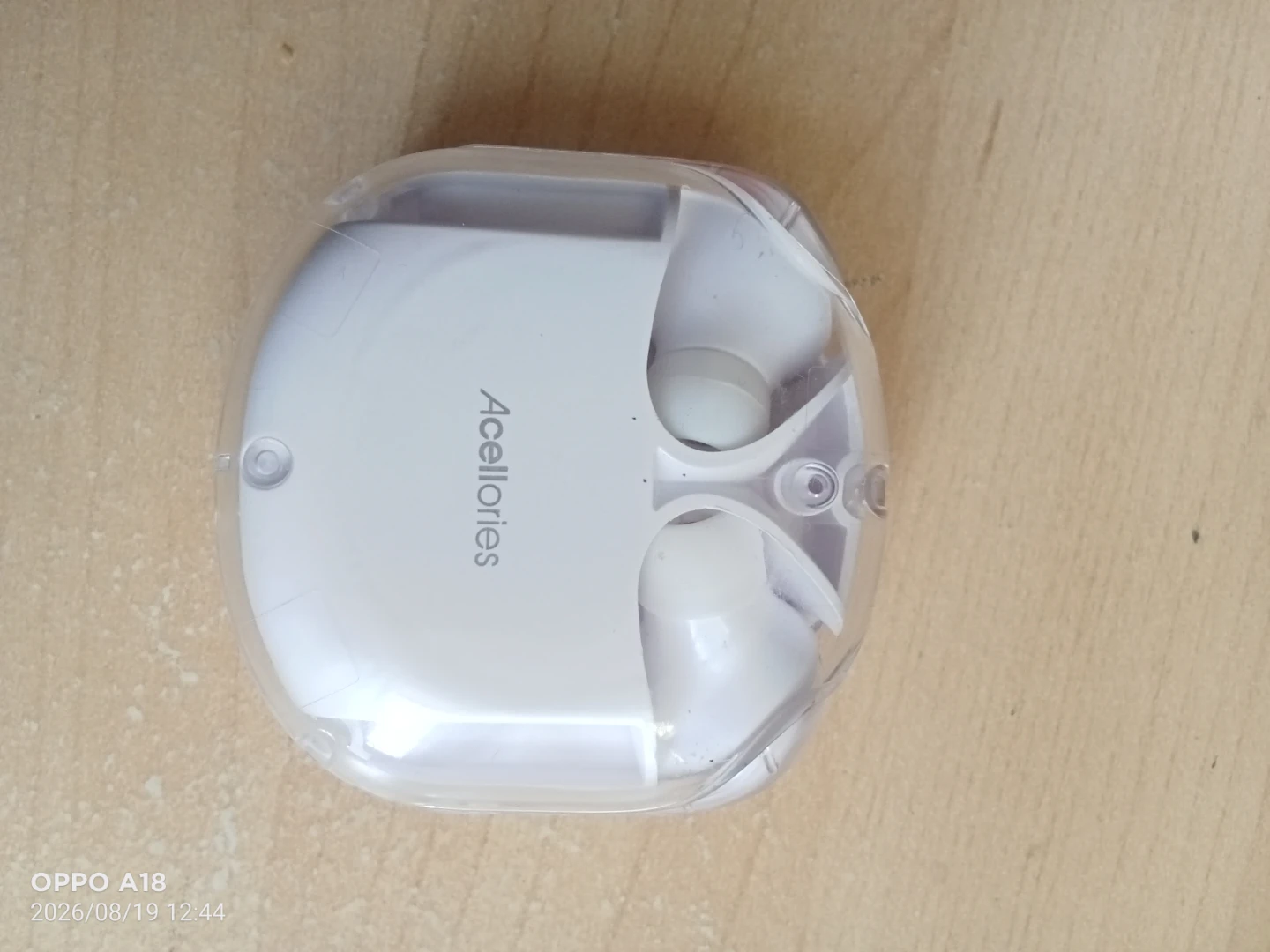 Acellories White Wireless Earbuds with Charging Case - photo 2