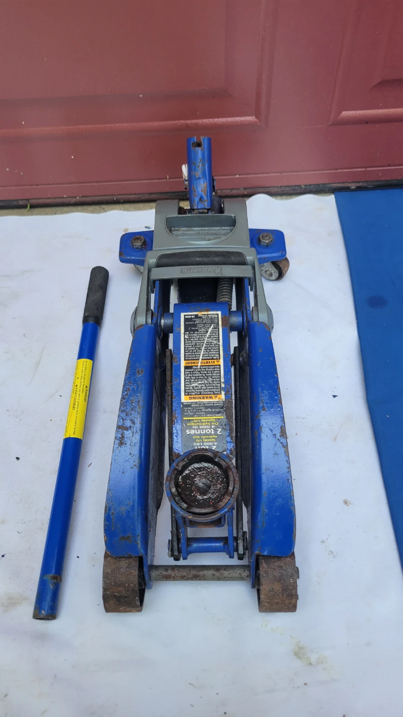 Michelin Blue Hydraulic Floor Jack perfect condition-$50