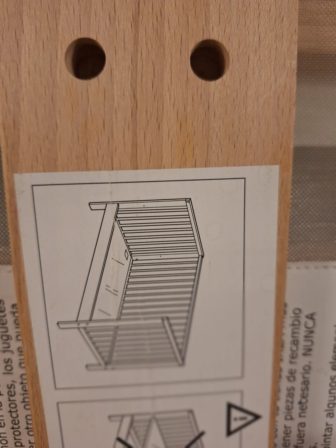 Cuna de madera para niños