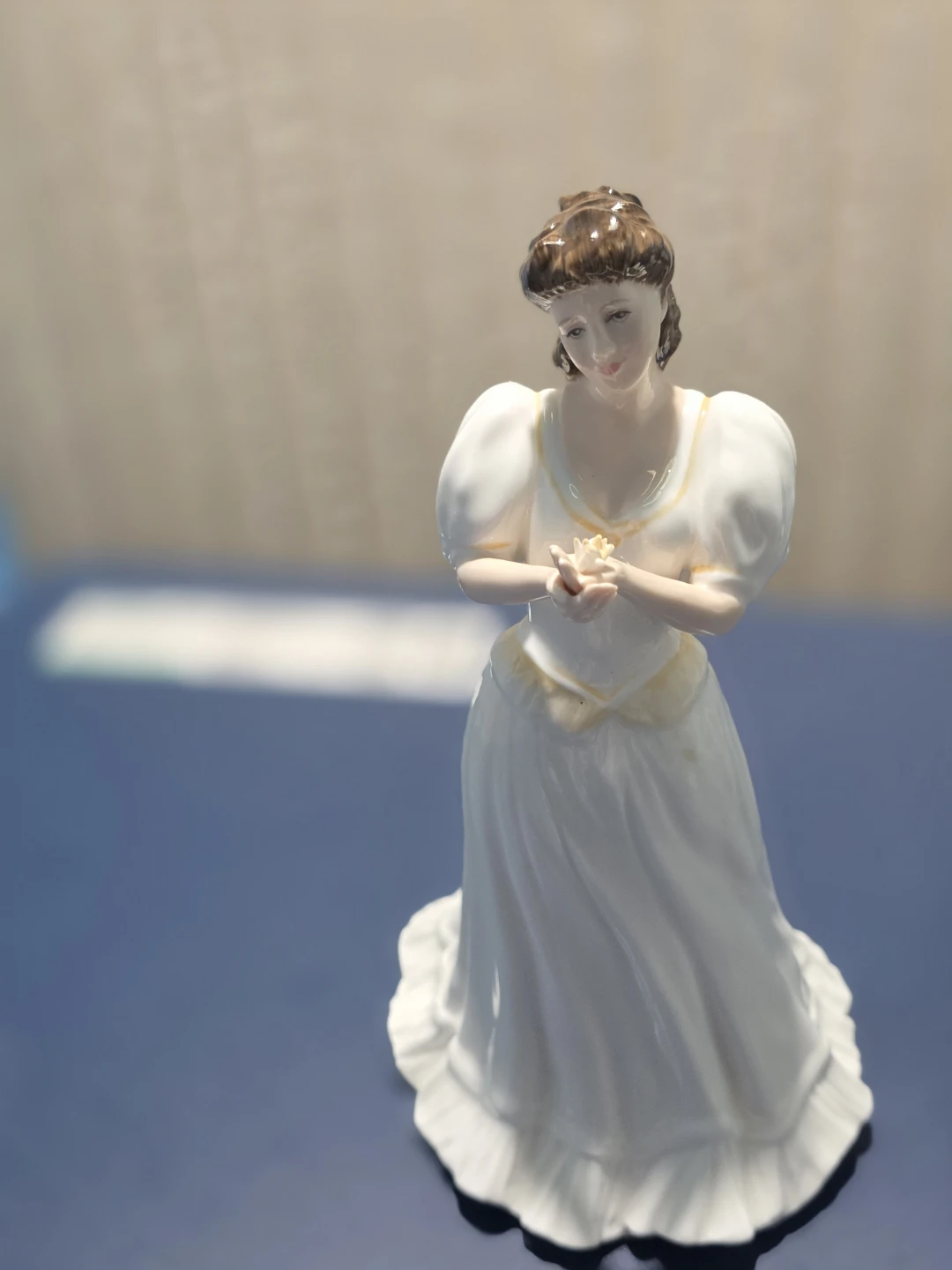 Royal Doulton Maria HN 3381 Figurine - photo 2